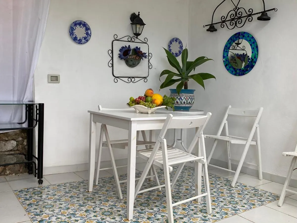 Villa Don Mimi Guarnaschelli La Dependace Таормина Апартаменты